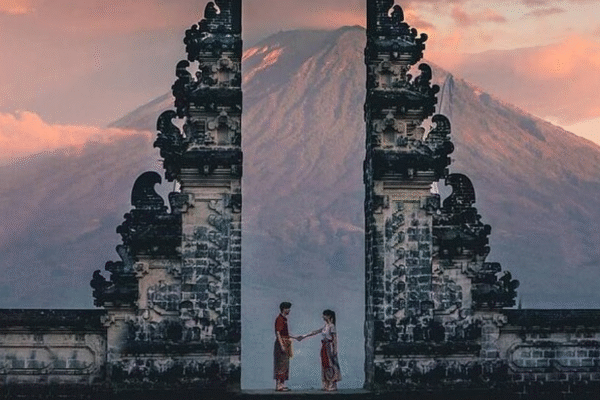 Full Day Bali Private Tour of Raja Amlapura Lunch and Dinner