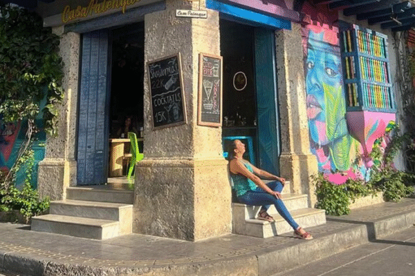 FLAVORS OF COLOMBIA: STREET FOOD and FULL CITY TOUR WITH A PRO