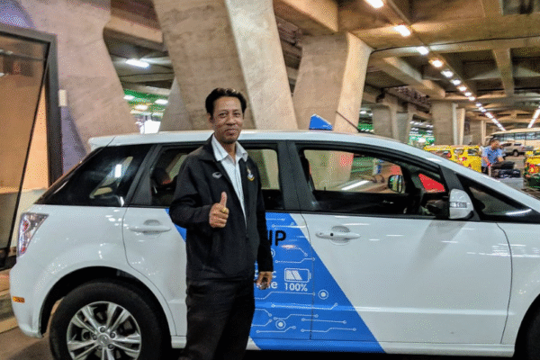 100% Electric Bangkok Don Muang Airport Transfer (Eco Friendly)