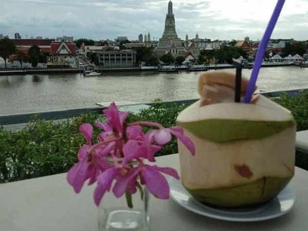 Historical Temples Tour & Rooftop Bar at Sunset