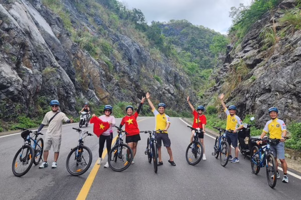 Easy Rider Cat Ba – National Park & Caving