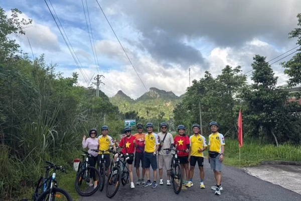 Easy Rider Cat Ba – National Park & Caving