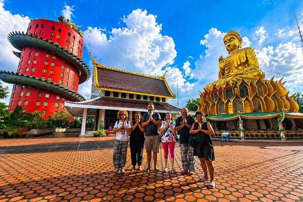 Bangkok: Floating Market, Maeklong Train Market & Dragon Temple