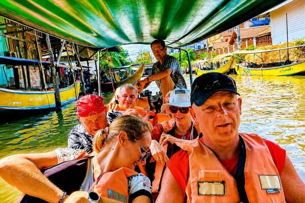 Bangkok: Floating Market, Maeklong Train Market & Dragon Temple
