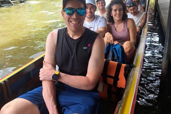 Bangkok: Floating Market, Maeklong Train Market & Dragon Temple
