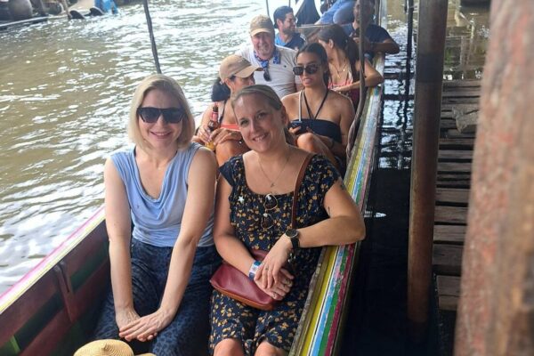 Bangkok: Floating Market, Maeklong Train Market & Dragon Temple