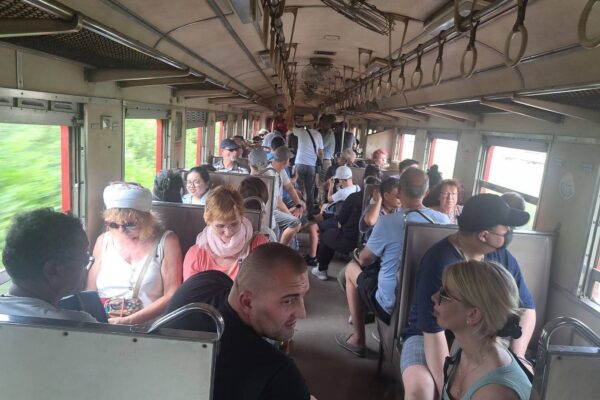 Bangkok: Floating Market, Maeklong Train Market & Dragon Temple