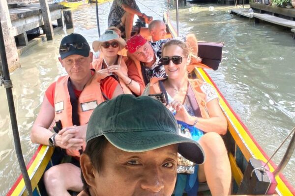 Bangkok: Floating Market, Maeklong Train Market & Dragon Temple