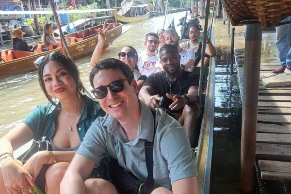 Bangkok: Floating Market, Maeklong Train Market & Dragon Temple