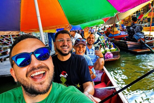 Bangkok: Floating Market, Maeklong Train Market & Dragon Temple
