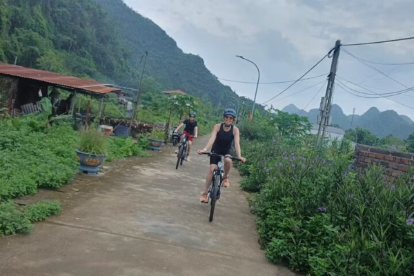 Easy Rider Cat Ba – National Park & Caving