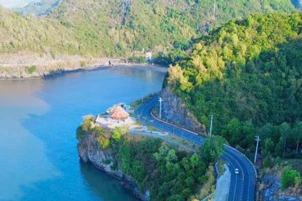 Easy Rider Cat Ba – National Park & Caving